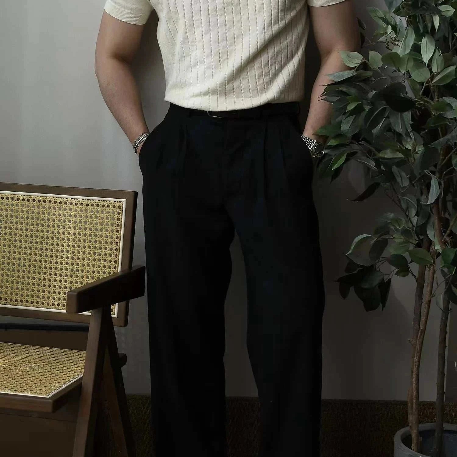 Vintage business cotton summer t-shirt, classic collar, elegant casual style.