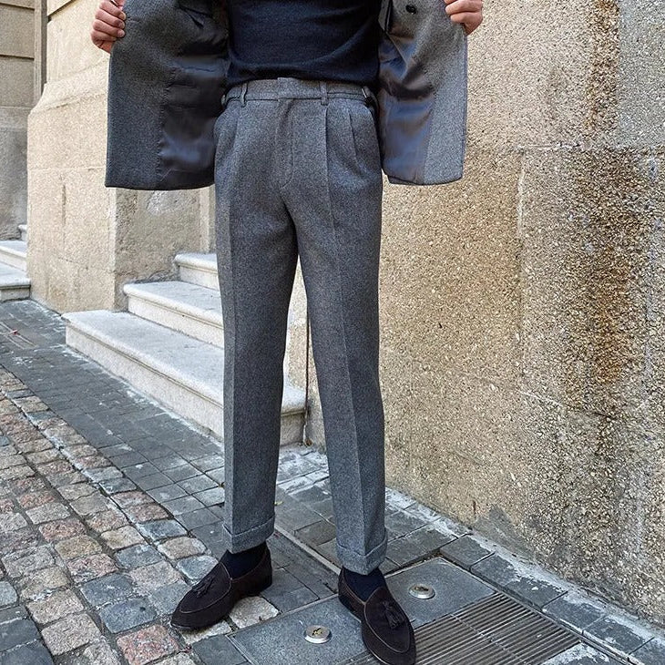 Office double breasted suit for men with elegant pattern, Italian style.