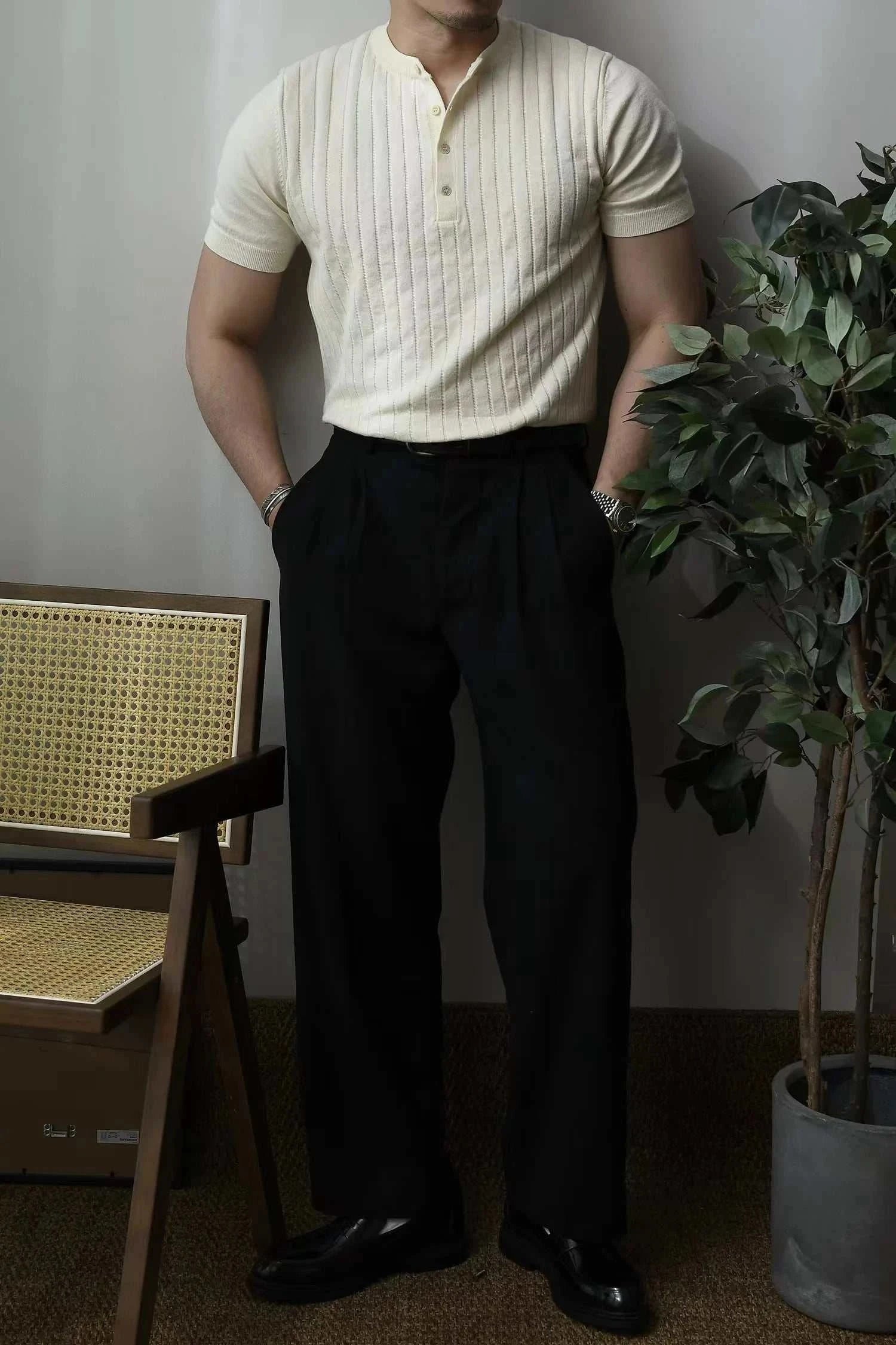 Vintage business cotton summer t-shirt, classic collar, casual elegant look.