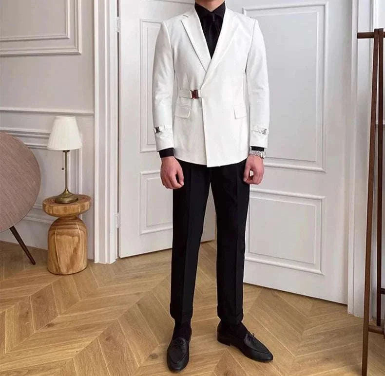 Elegant slim fit suit jacket in white, perfect for men, made of high-quality polyester.