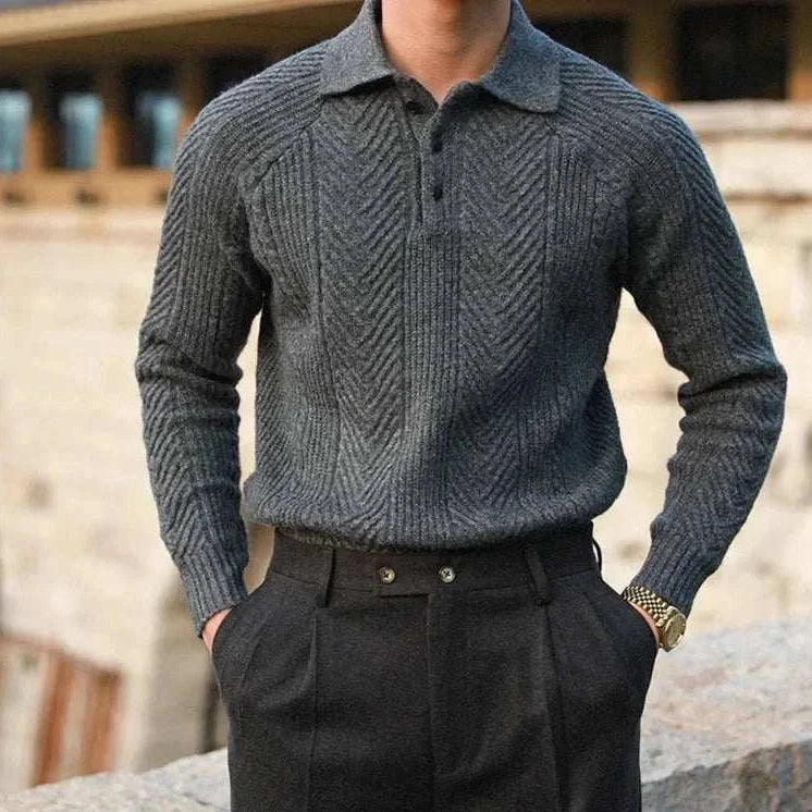 Autumn lapel regular fit sweater with elegant striped design.