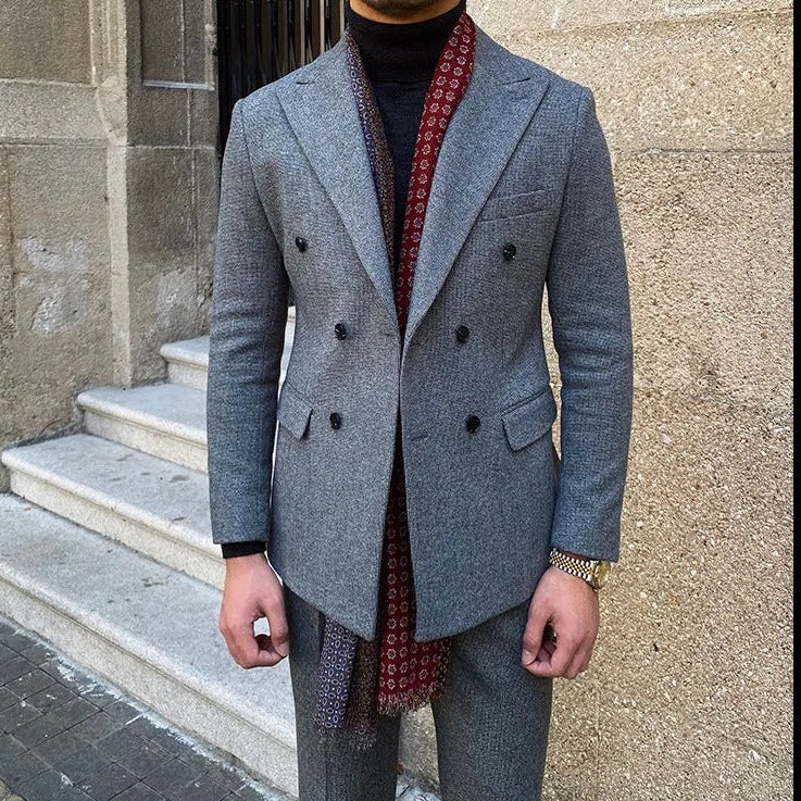 Office double breasted suit for men in elegant pattern and versatile color.