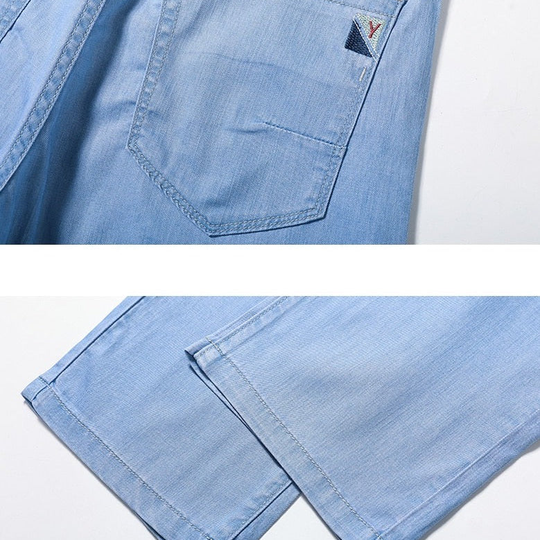 Smart casual Vinny Jeans with pocket detail in light blue lyocell material.