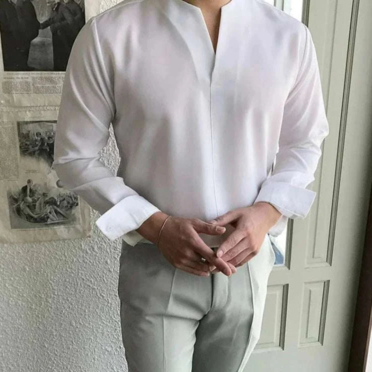 Antonios thin long-sleeve shirt in white, lightweight fabric, casual elegant style.