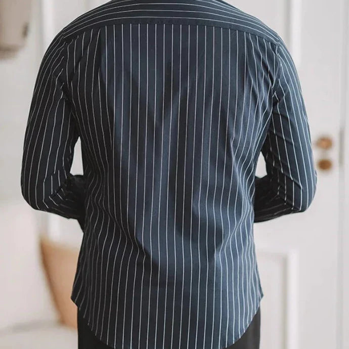 Gentleman premium shirt with long sleeves and printed pattern in smart casual style.