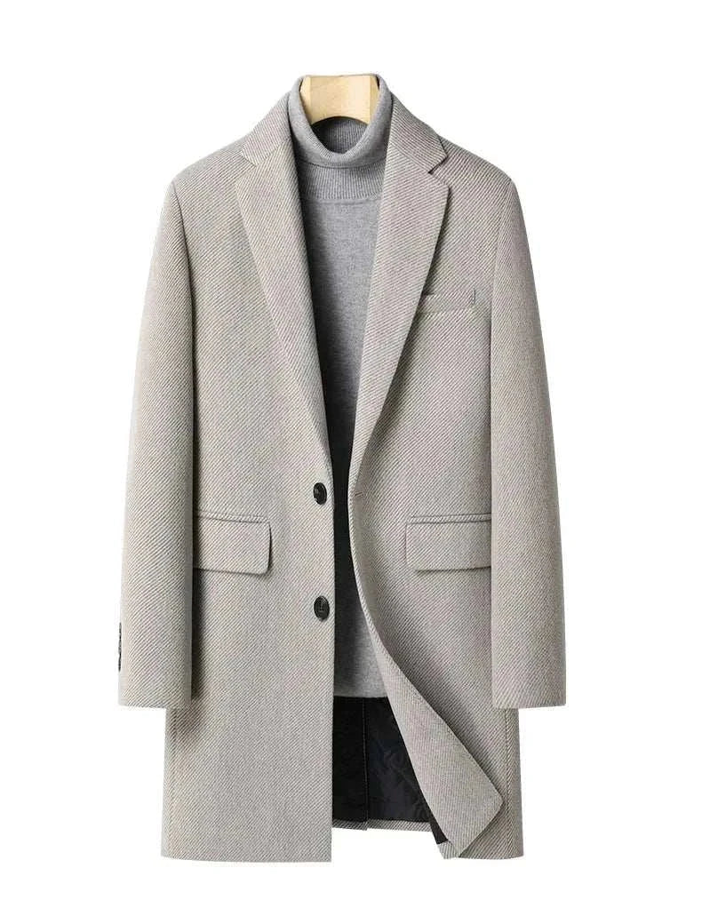 Autumn business overcoat for men in high-quality polyester, ideal for cooler months.