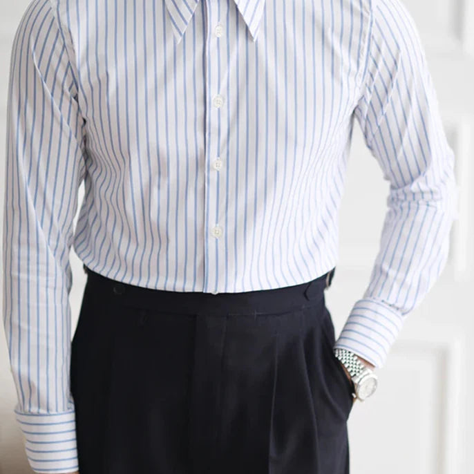 Business slim fit striped Italian shirt for men made of soft cotton.