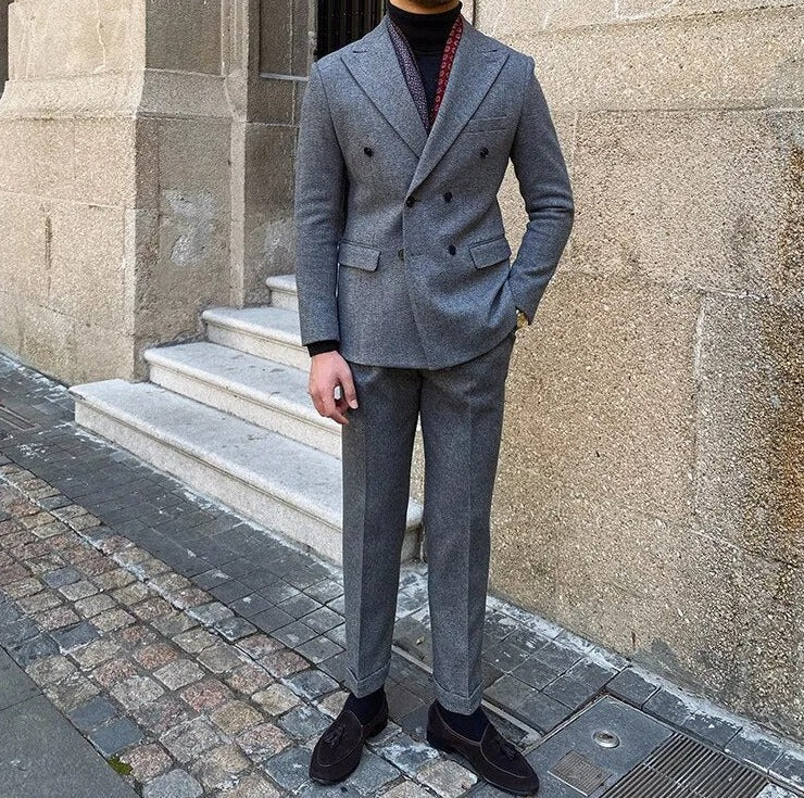 Office Double Breasted Suit in grey with intricate pattern and Italian style.