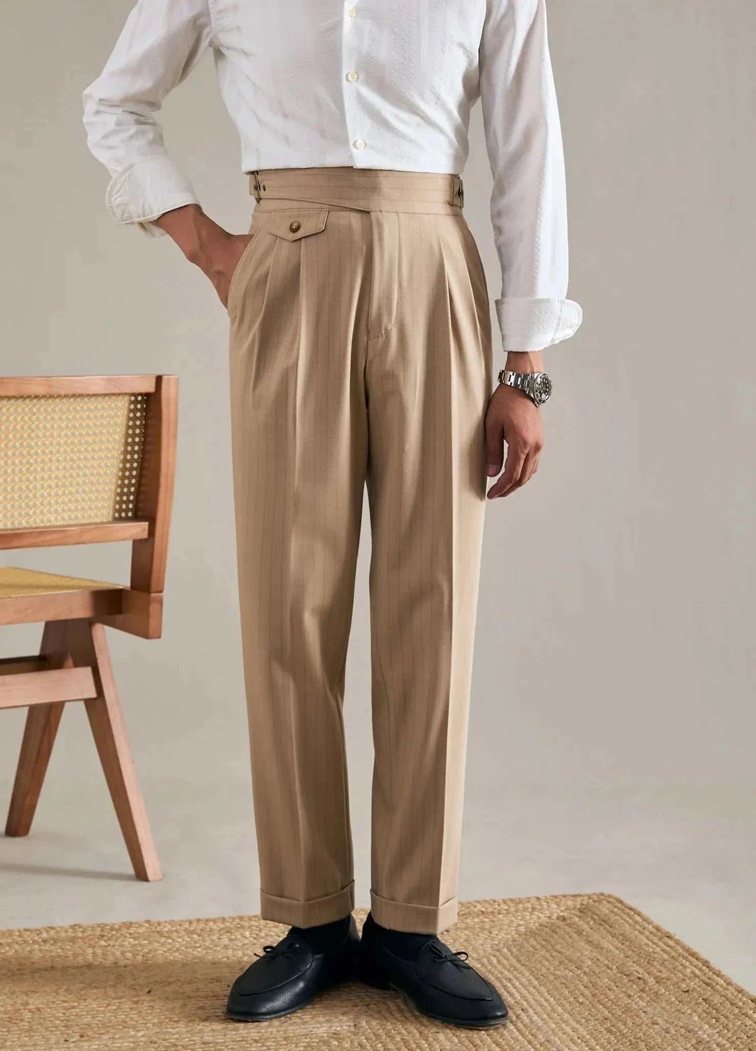 Office outfit high waist trousers in beige, smart casual style.