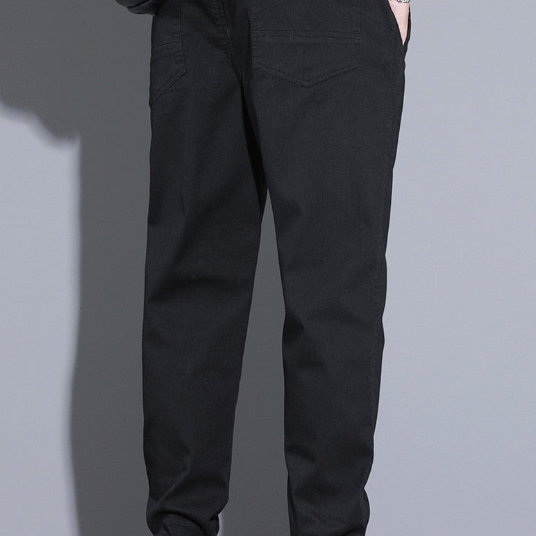 Vinny Loose Pants in black, relaxed fit jogging pants for men, casual or workout wear.