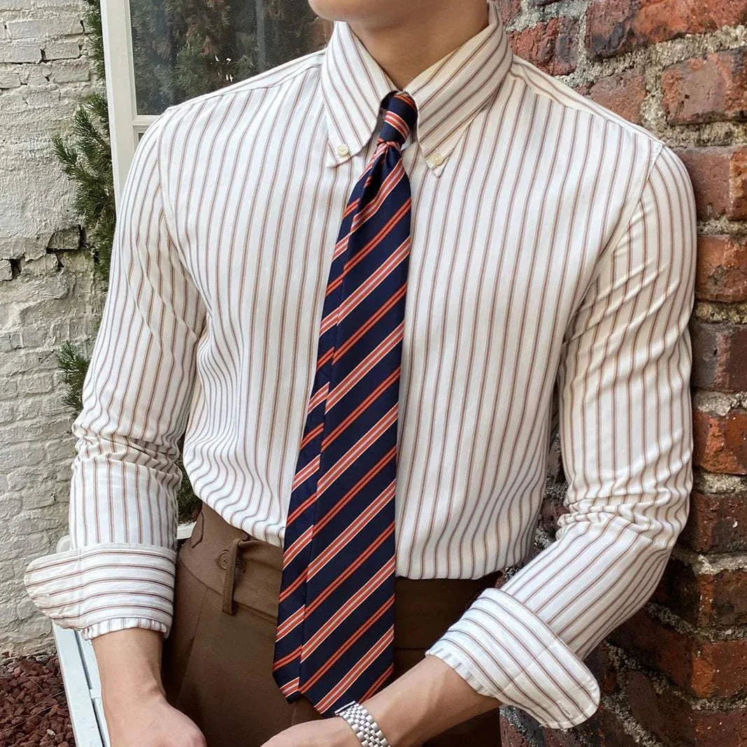 Antonios British retro striped shirt with classic collar and elegant style.