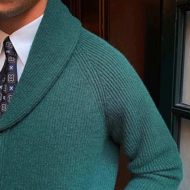 Oxford premium cardigan in dark green, stylish lightweight men's wear for chilly autumn nights.