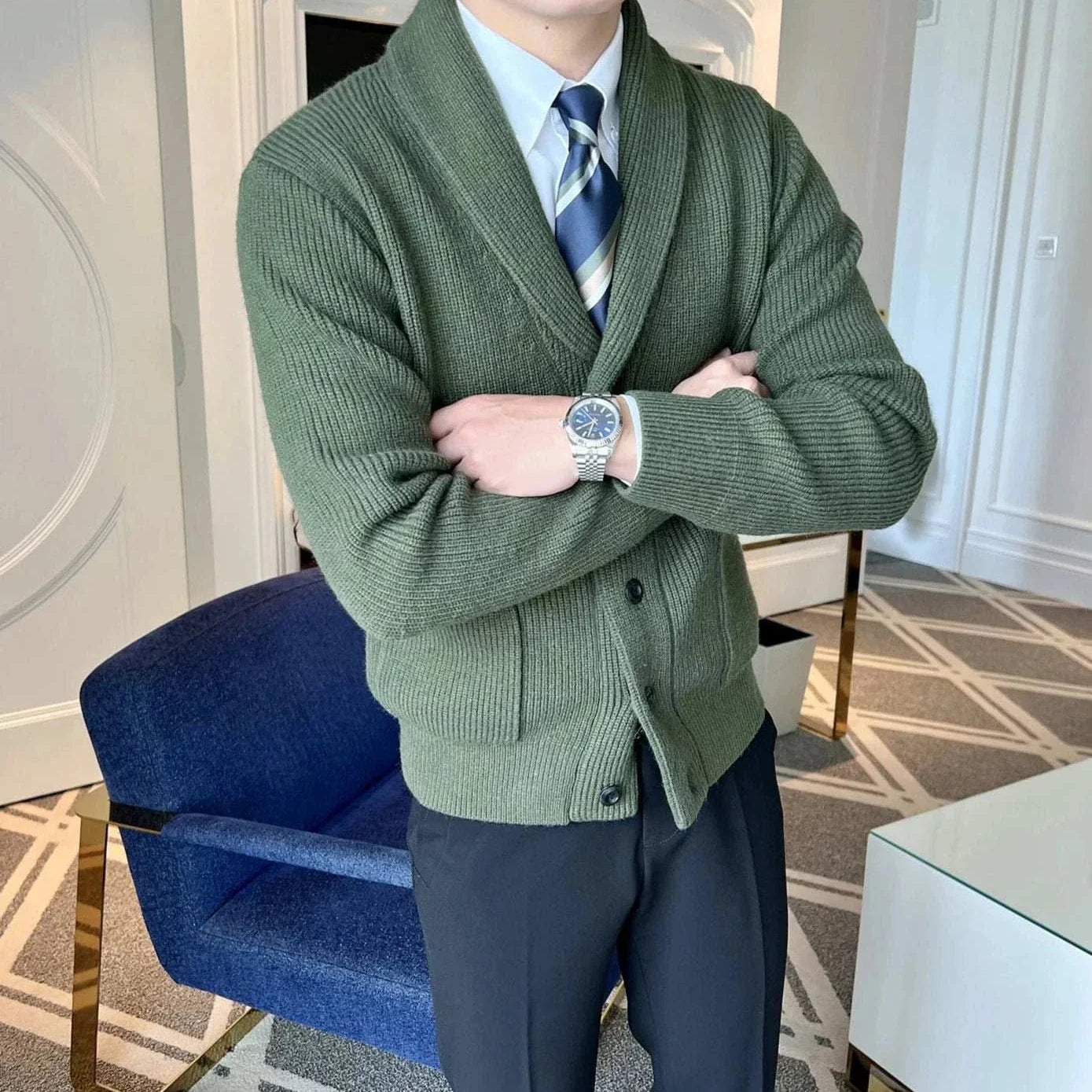 Men's green fall season casual cardigan, lightweight acrylic, stylish and warm for autumn.