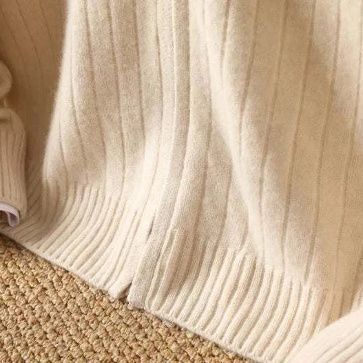 Cozy cotton material of Antonios business casual cardigan.