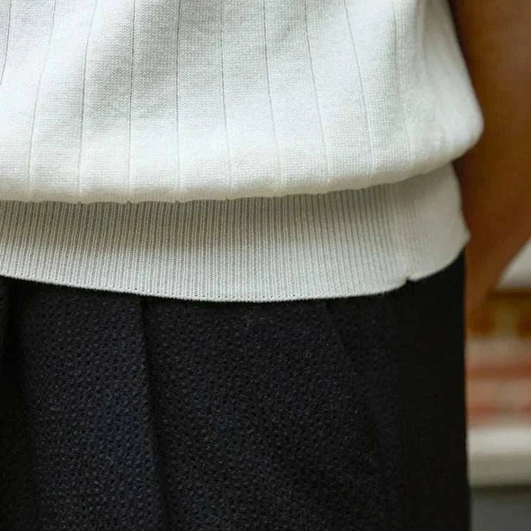 Old money polo English t-shirt in solid pattern for spring and summer.