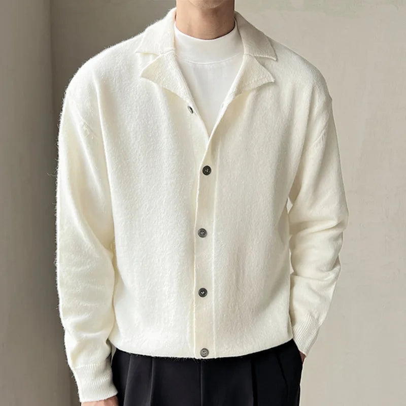 Oxford fall cardigan in white, casual elegant style, for men, autumn/winter outfit.