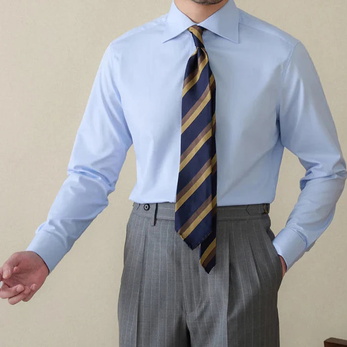 Italian style old money shirt in classic blue with long sleeves.