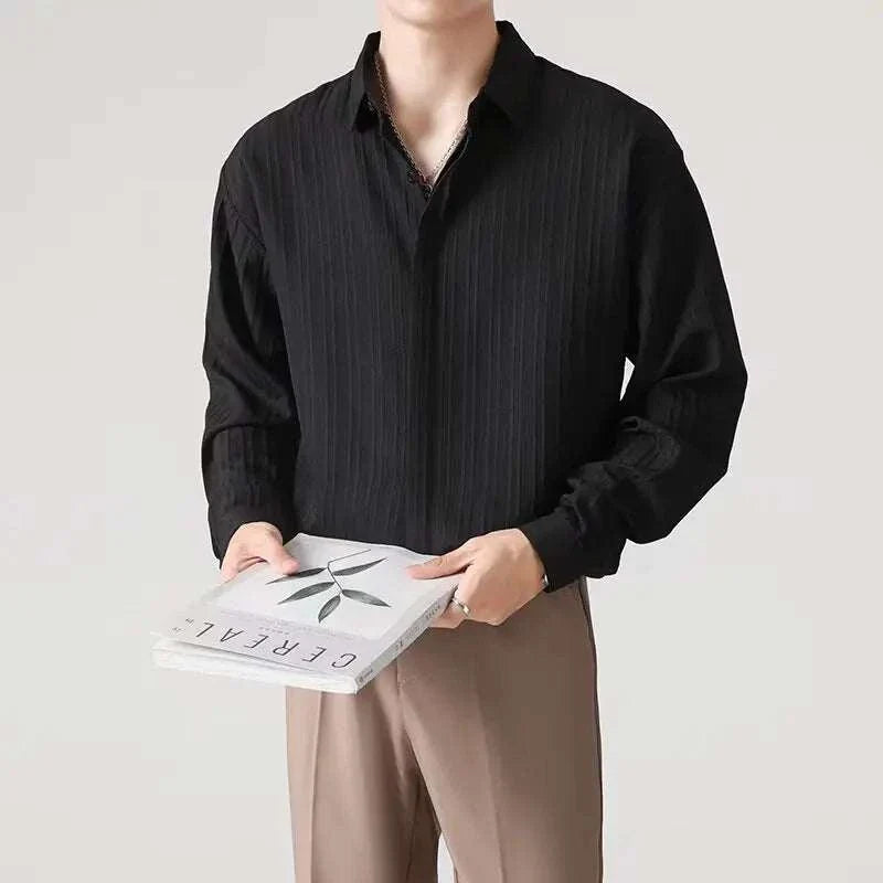 Business loose striped shirt for men, spring/summer casual wear.