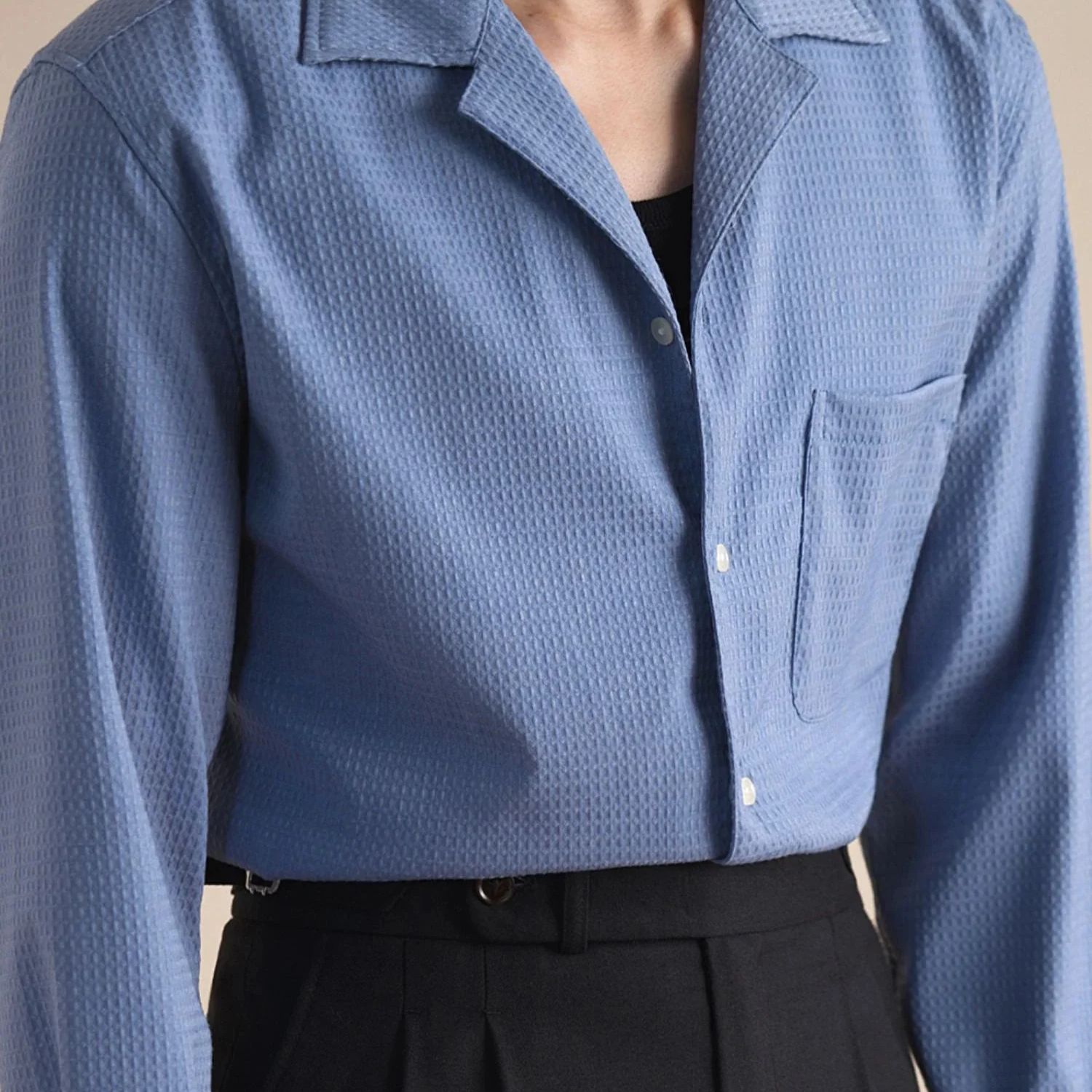 Tailored collar old money shirt for men in blue cotton with long sleeves.