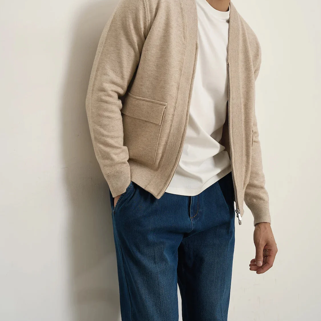 British pullover old money cardigan in warm wool, perfect for fall.