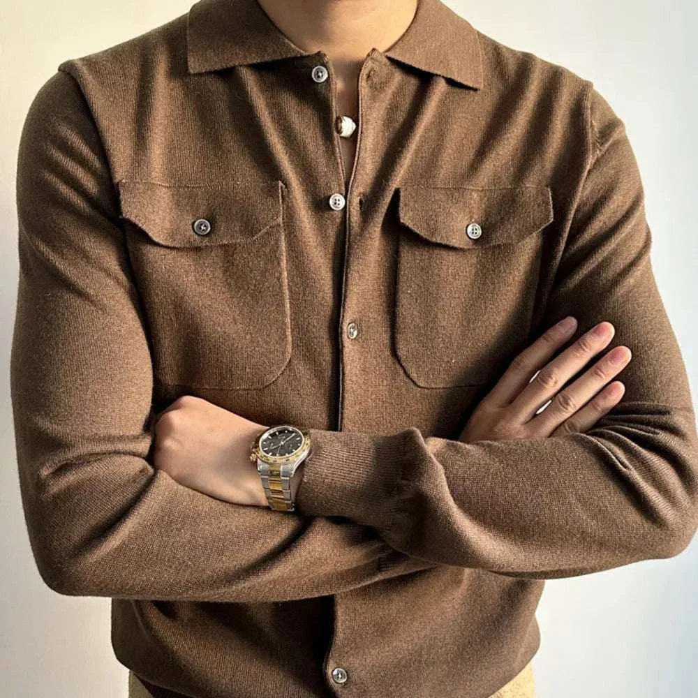 Fall season retro jacket in wool and polyester blend, perfect for cooler days.