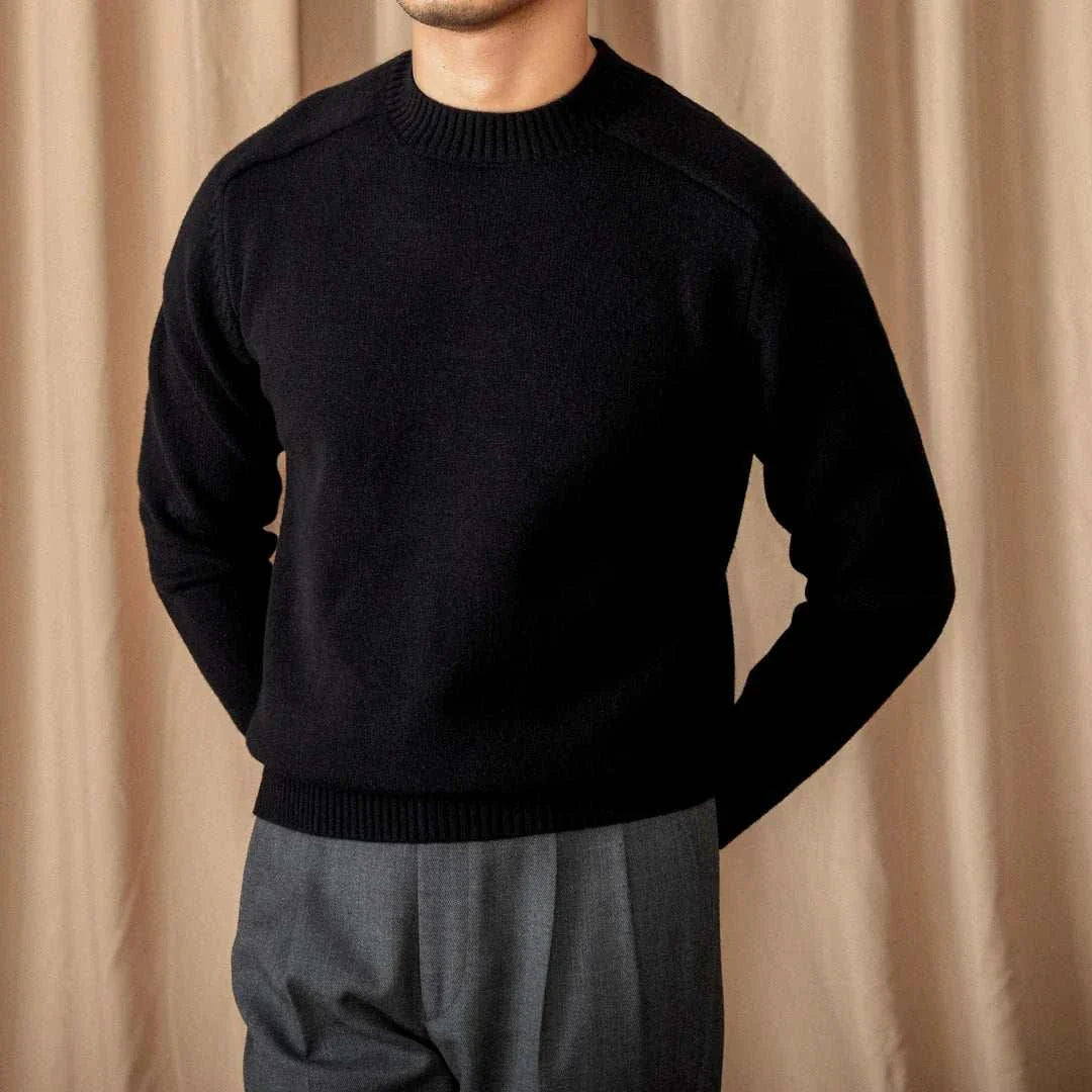 Japanese casual winter sweater made of cotton and wool for stylish warmth.