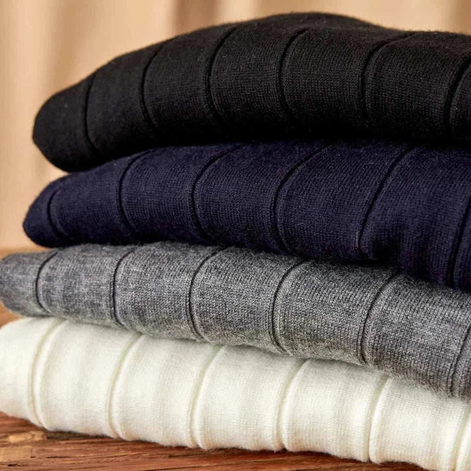 Autumn turtleneck premium sweater in wool and acrylic blend, various colors.