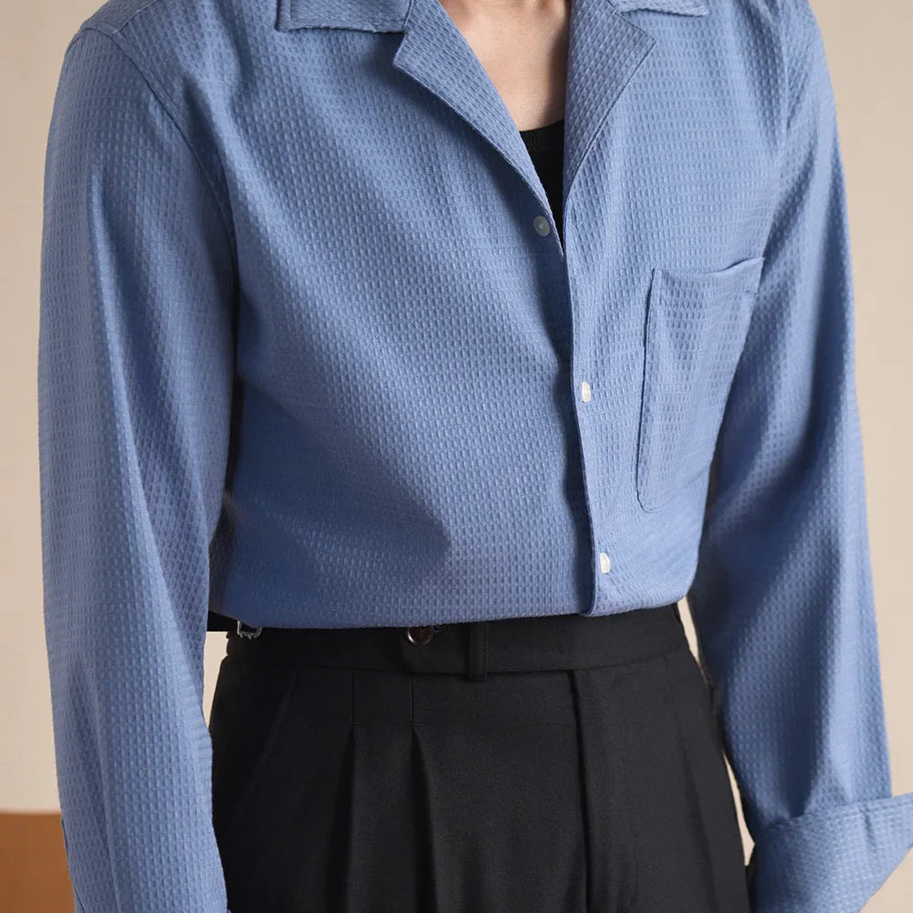 Tailored collar old money shirt for men in vintage blue with long sleeves and pocket.