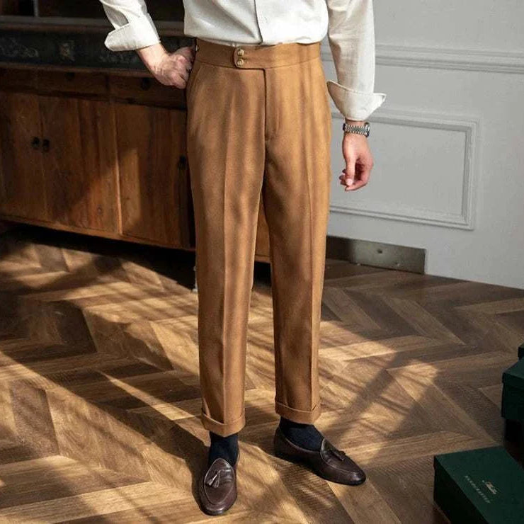 Autumn/Winter retro Italian trousers in solid brown, casual elegant style, for men.