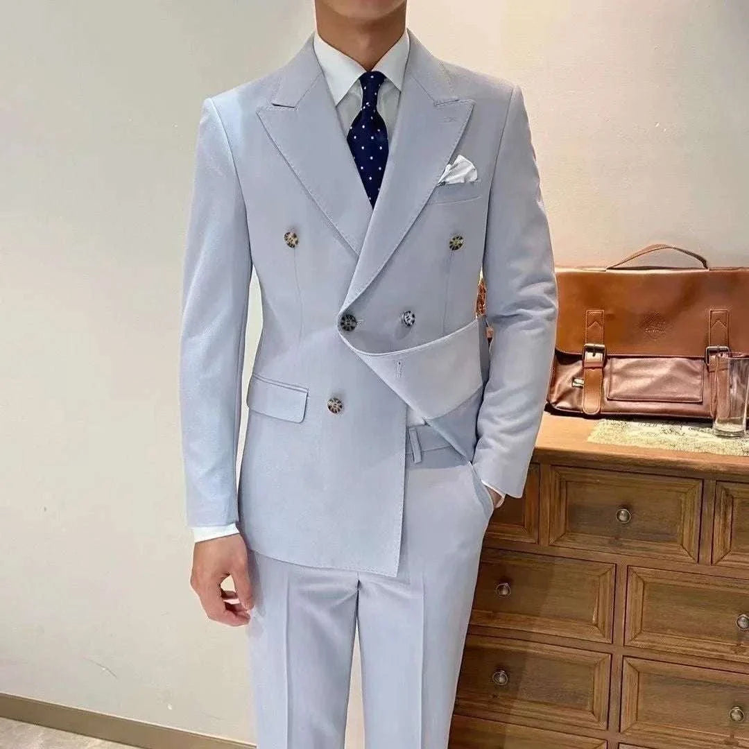 Mariage elegant suit in light grey, featuring a double-breasted design, perfect for stylish occasions.