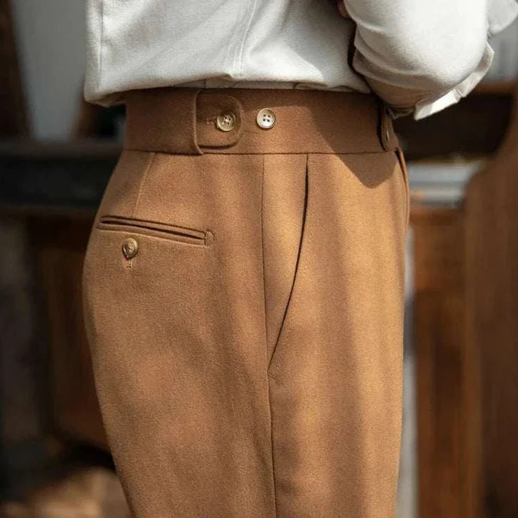 Autumn/Winter retro Italian trousers in brown with elegant design.