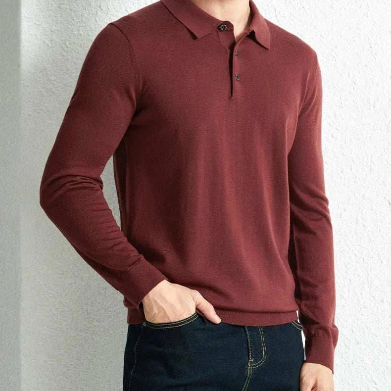 Slim fit wool autumn sweater for men, cozy and stylish.