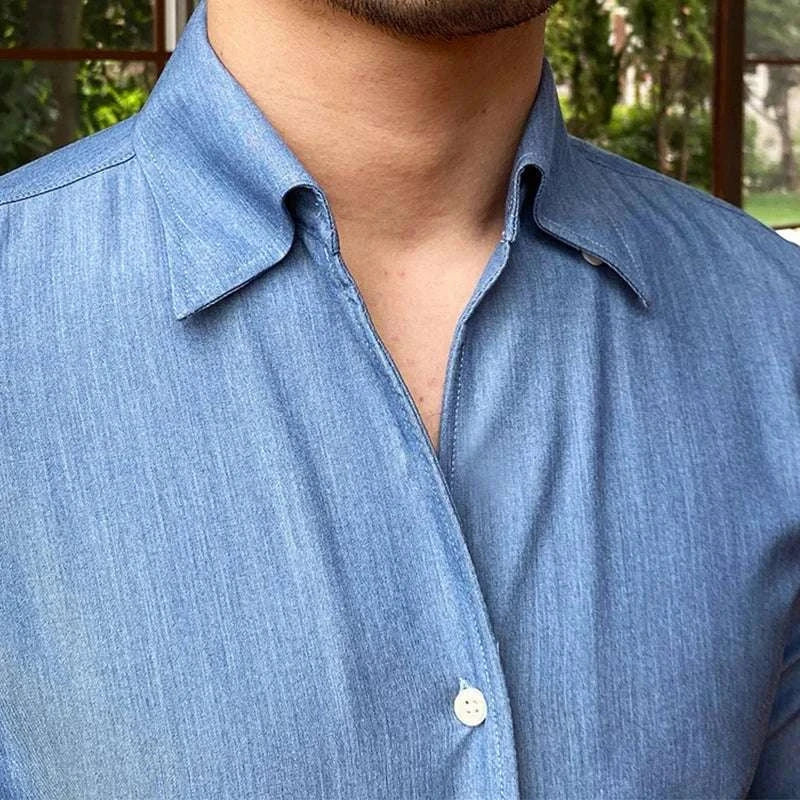 Antonios British casual shirt in blue close-up, featuring a classic collar.