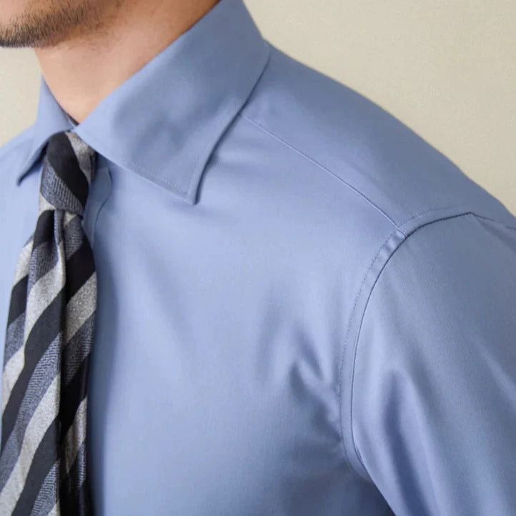 Italian style old money shirt in soft breathable cotton with elegant tie.