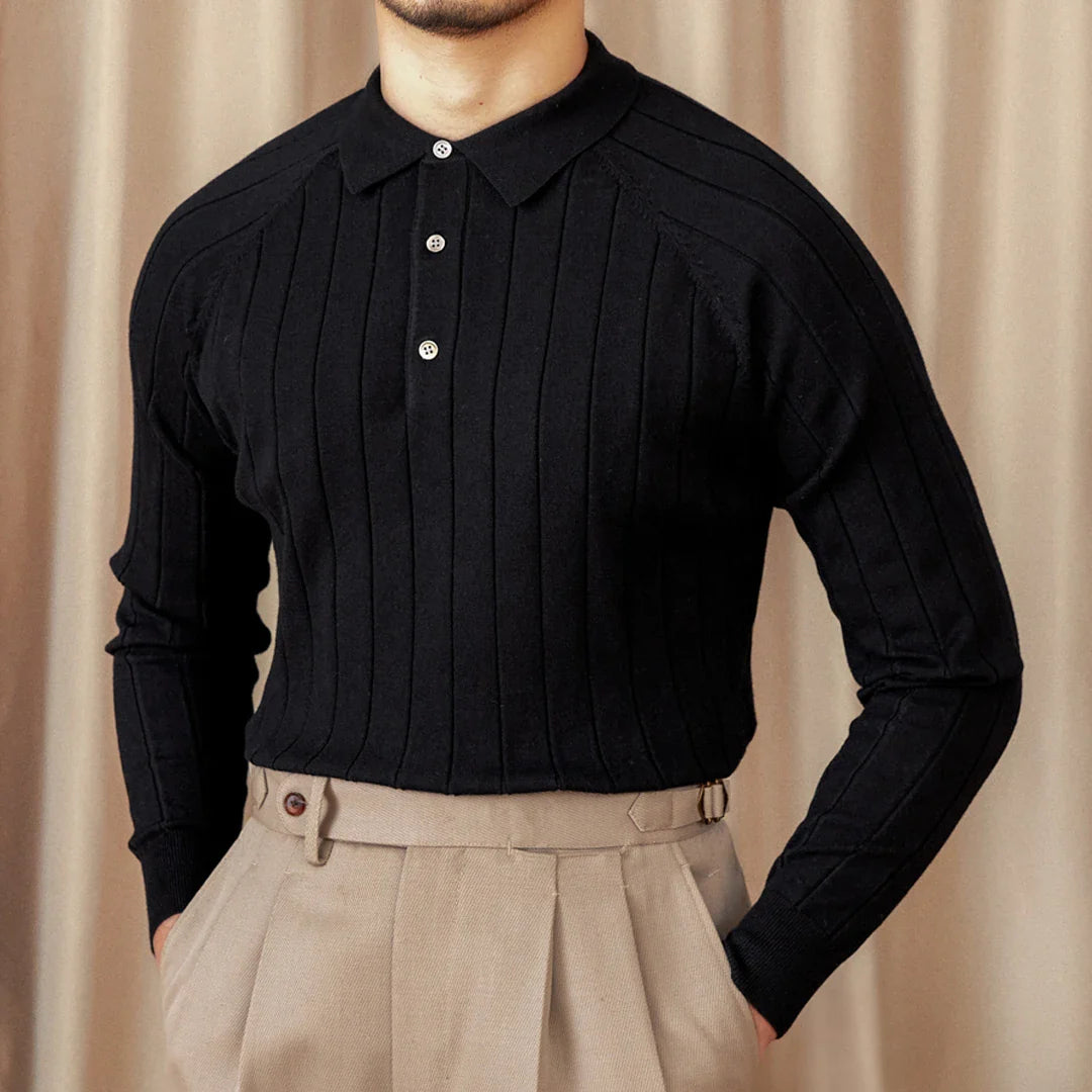 Men's woolblend sweater in black, classic and cozy style, perfect fit.