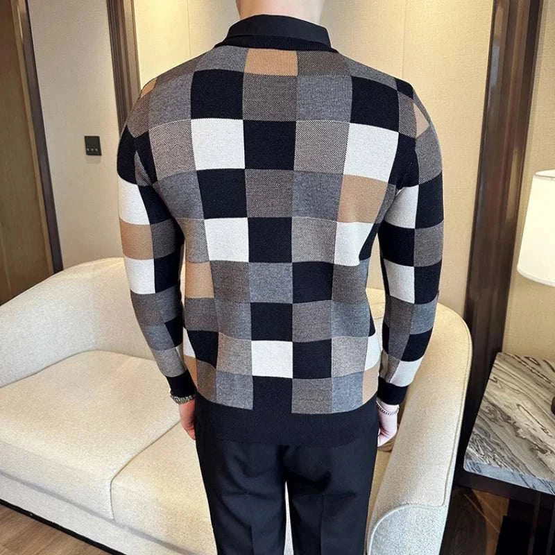Tone two color sweater with checkered pattern, men's casual winter wear, available in black and grayish green.