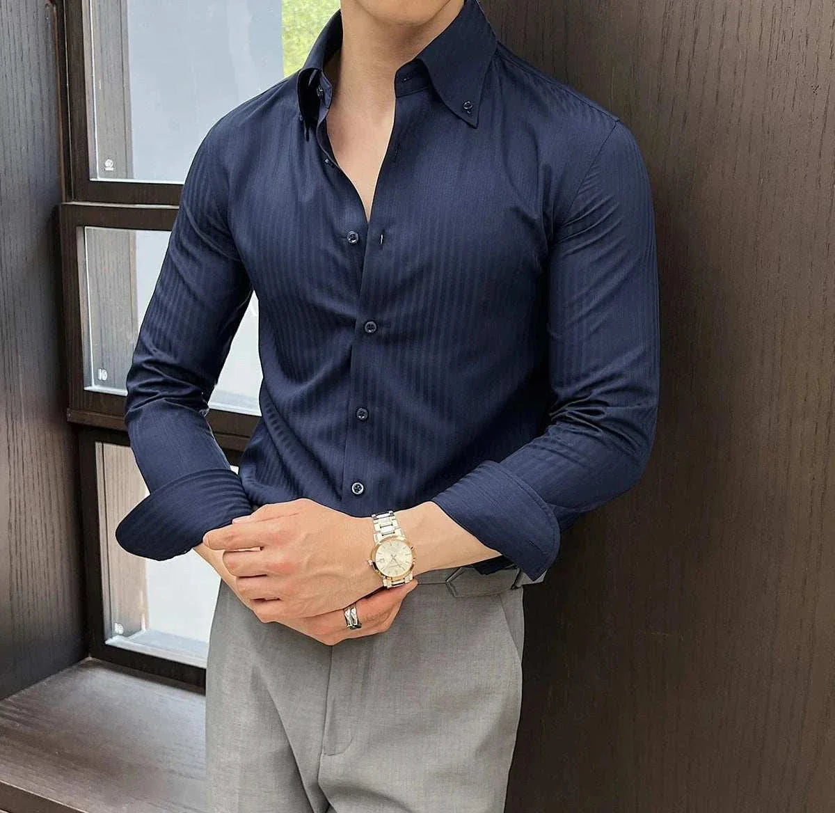 Business casual slim fit shirt, navy blue, perfect for spring/summer occasions.