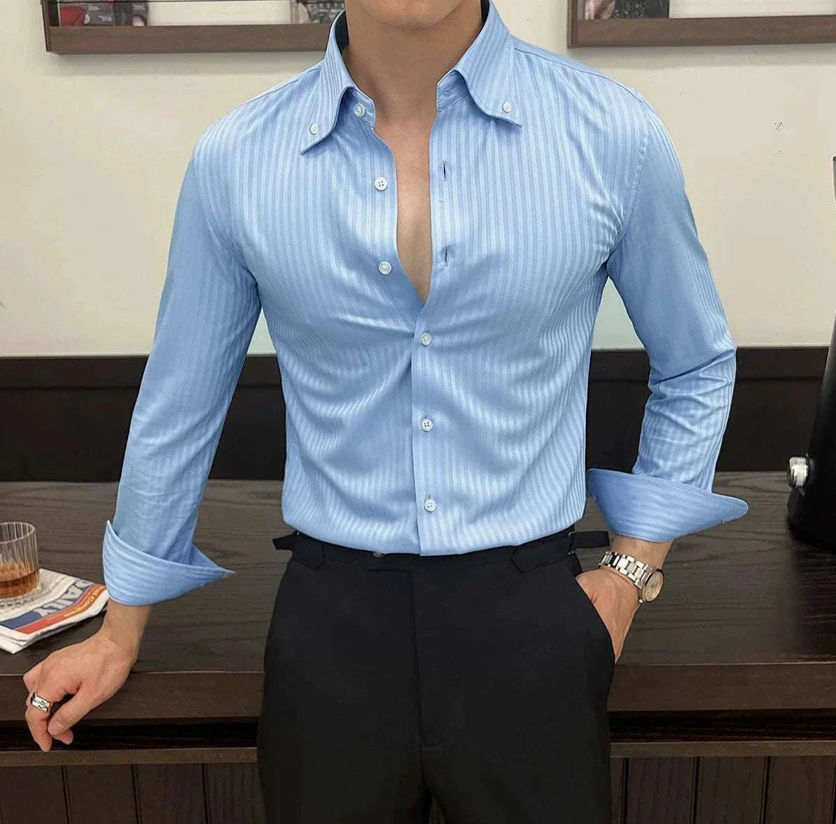 Business casual slim fit shirt for men in light blue, perfect for office and elegant occasions.