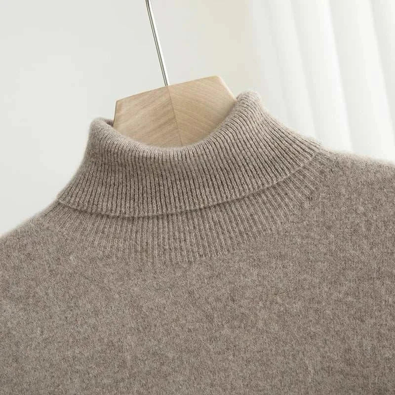 Business wool turtleneck sweater for men in high-quality material.