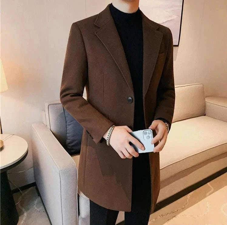 Elegant brown slim fit suit coat for men, suitable for autumn/winter, made of polyester.