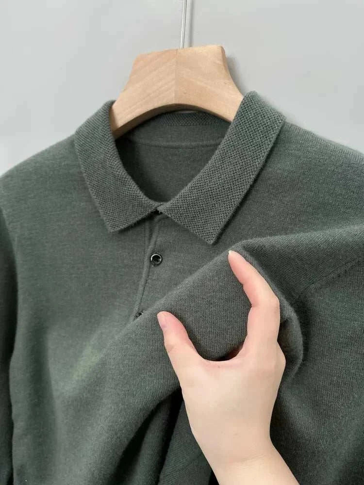 Antonios polo sweater with buttons in dark green, cozy material.