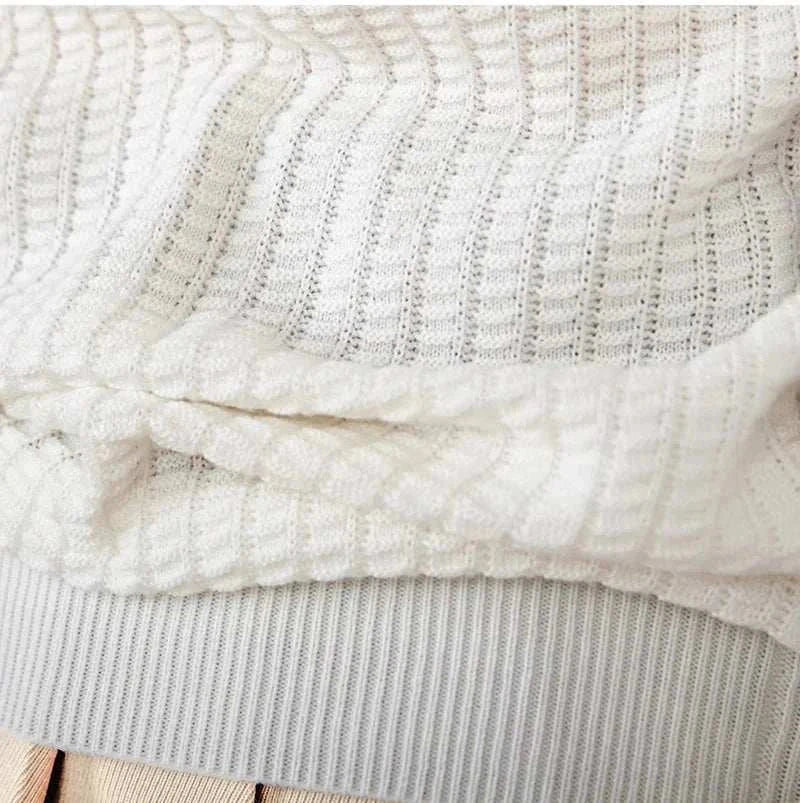 Winter wool sweater with ribbed texture in premium quality wool for men.