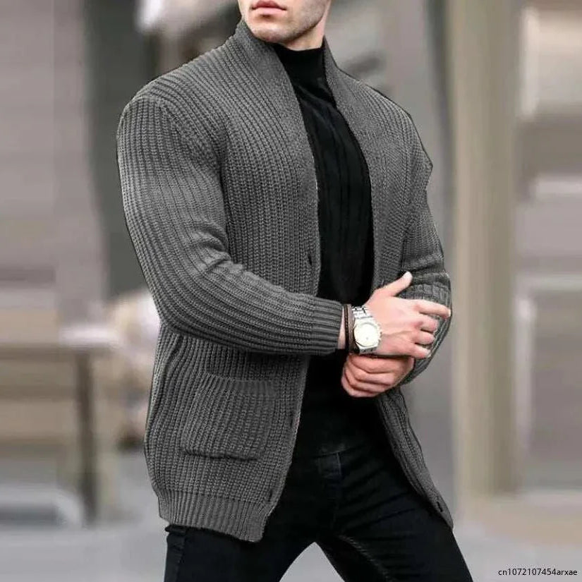 Autumn streetwear cardigan for men in wool-polyester blend, cozy and stylish for fall.