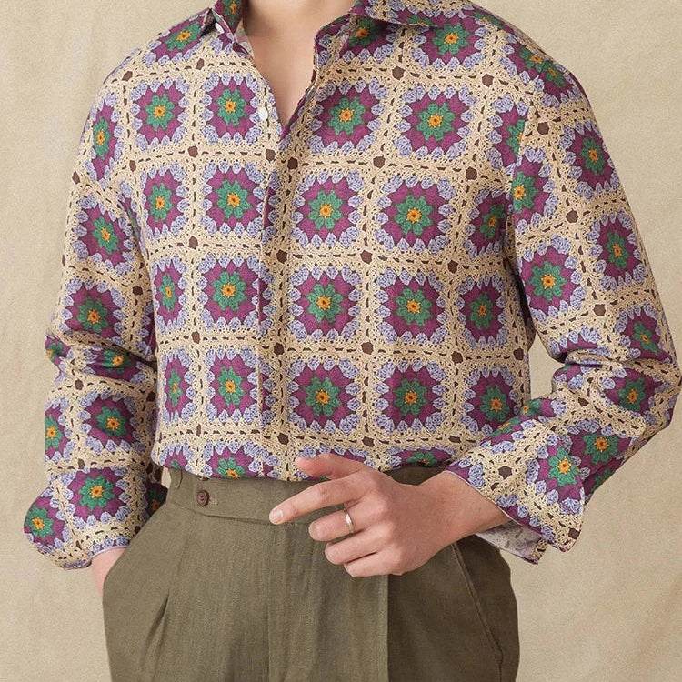 Casual long-sleeved beach shirt with colorful pattern, made from breathable linen.