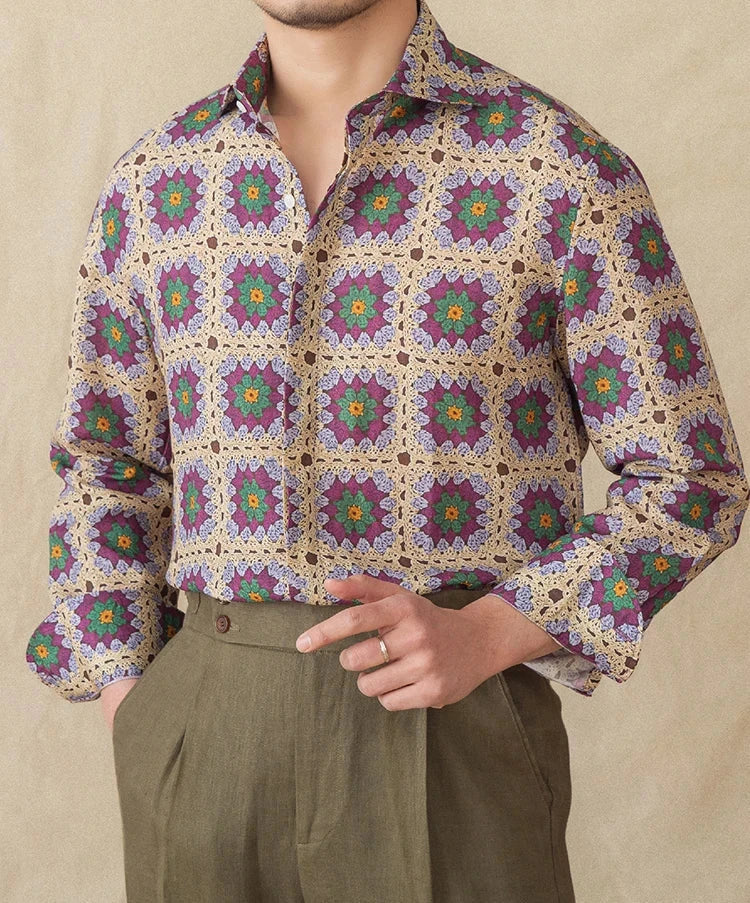 Casual long-sleeved beach shirt with colorful pattern, made from breathable linen.
