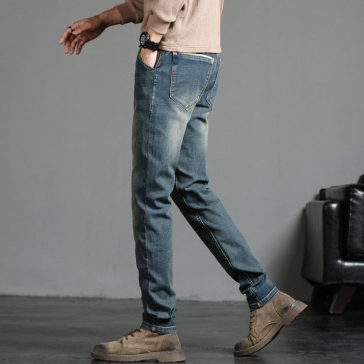 Vinny Vintage Jeans in casual style suitable for daily wear in spring and autumn.