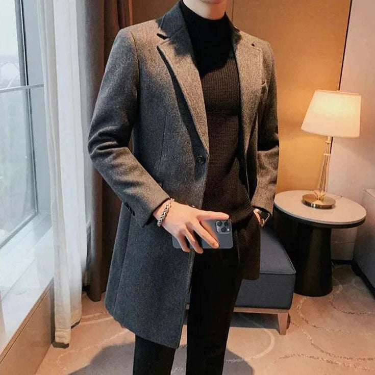 Elegant slim fit suit coat for men, perfect for autumn and winter.