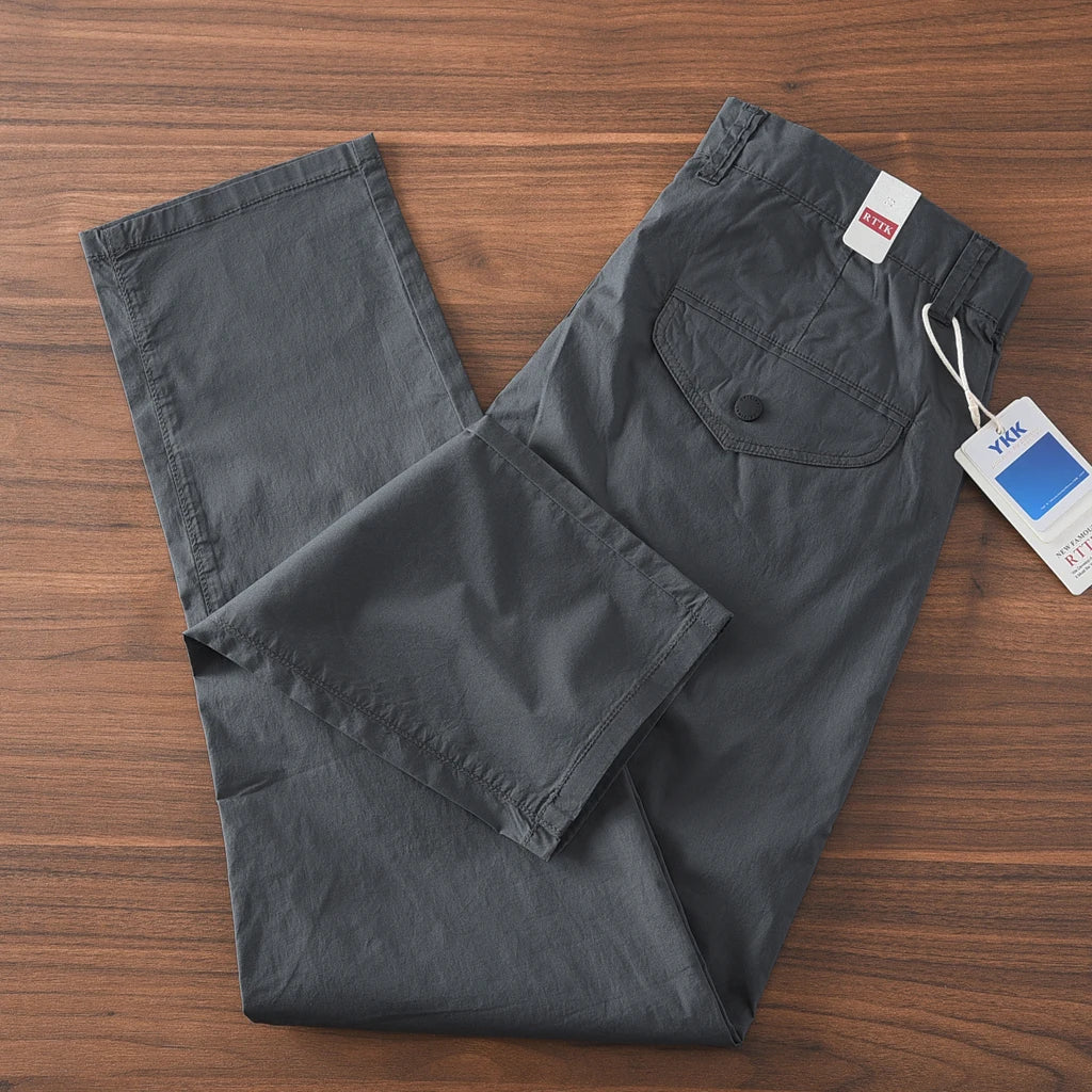 American retro fit-elastic pants