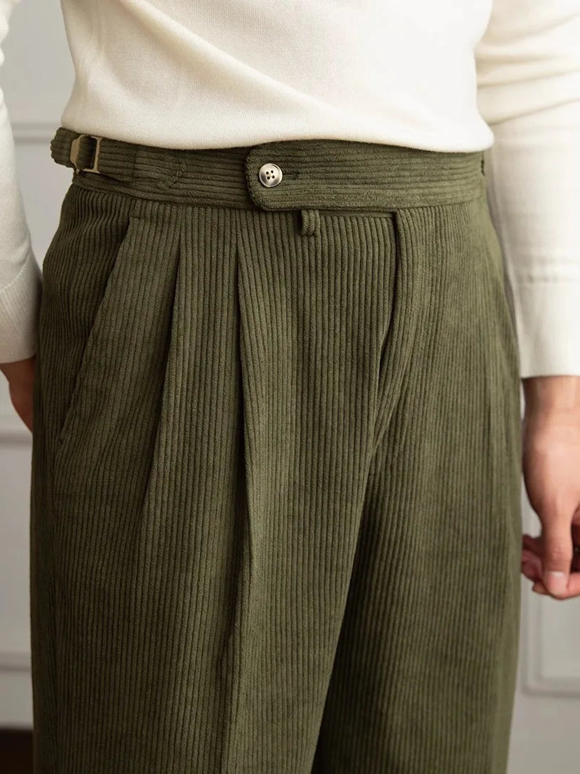 Italian old money vintage pants in polyester-cotton blend for stylish comfort.