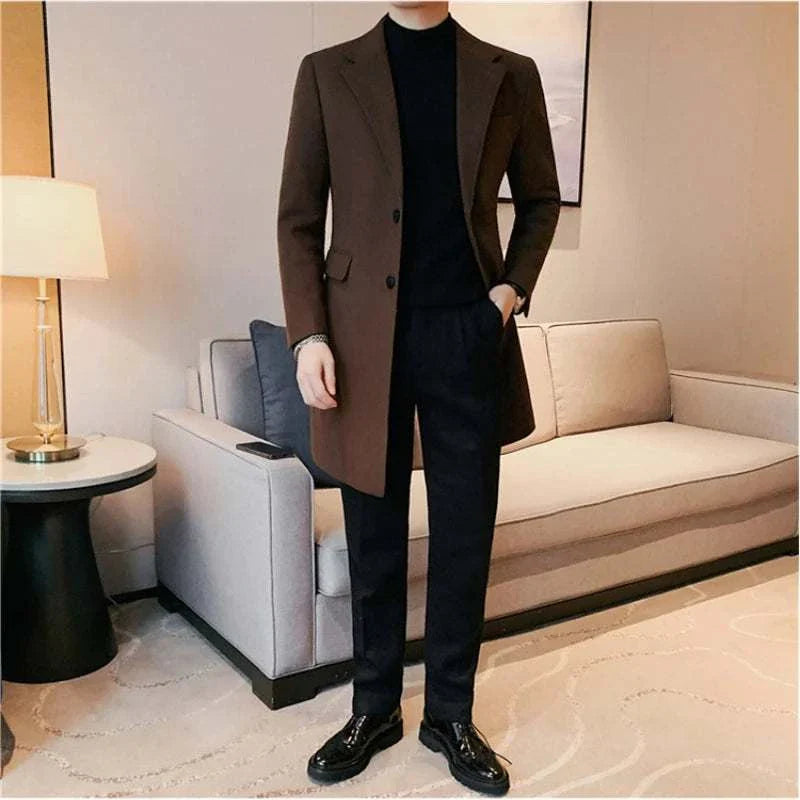 Elegant slim fit suit coat for men, perfect for autumn and winter, made of high-quality polyester.